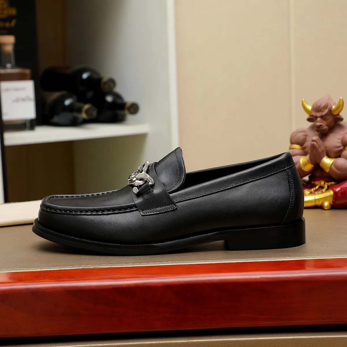 Men's men's shoes💰460💰💰Gucci official website men's business formal leather shoes updated💥Hong Kong counters synchronize new styles💥completely one-to-one replica shipment👍zero gap in counter quality 0⃣️made of imported cowhide on the outside+water-dyed🐂leather lining, color optional! Matching code 38-45